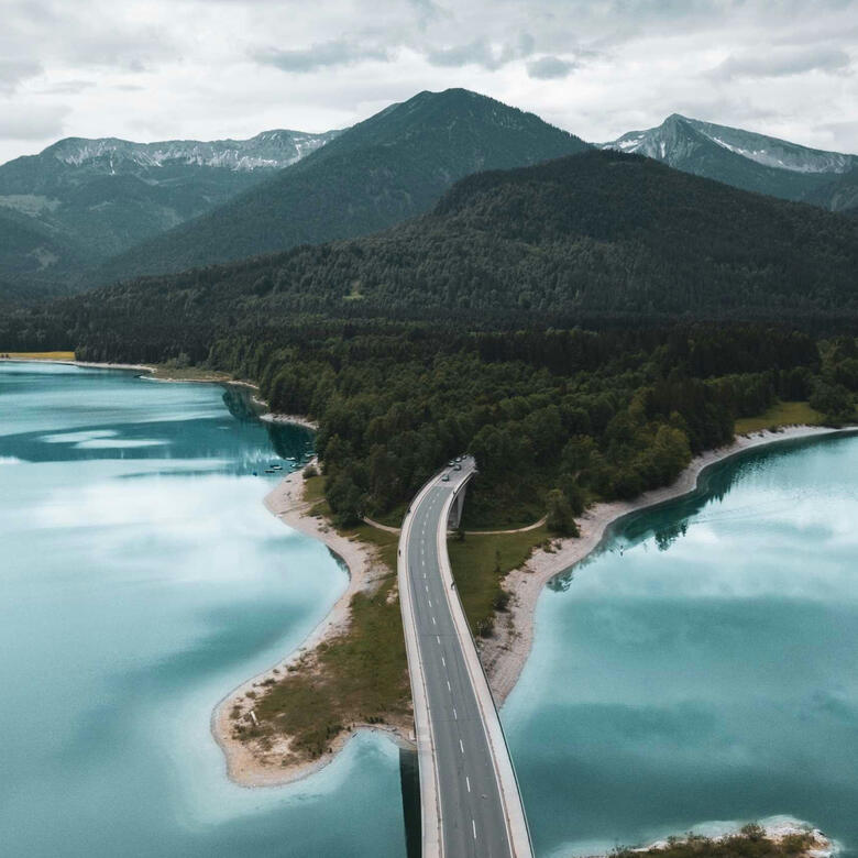 Molly Toomey - Clinical mental health counselor & consultant - online from Jena Germany